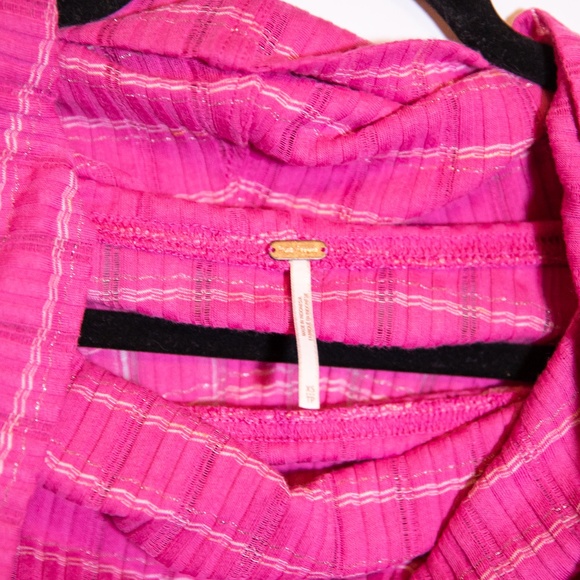 Free People Snowbunny Girlfriend Off The Shoulder Knit Pink Metallic Sweater XS - Picture 2 of 4